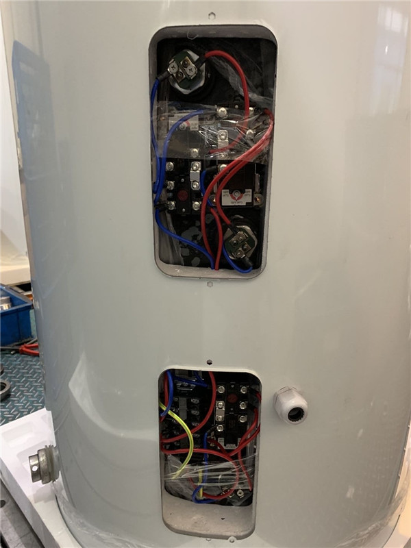 Komerční elektrický ohřívač vody